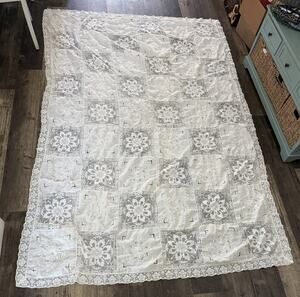Vintage Handmade White Lace Embroidered Linen Tablecloth Bedspread 94” x 61”
